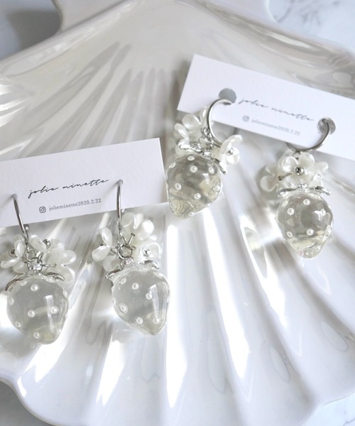 CERCA（チェルカ）の「jolie minette/いちごフラワー フープ イヤリング/サージカルステンレス316L（イヤリング・レディース・シルバー/ゴールド/ベージュ/ブラック/ブラウン・FREE）」の8枚目の写真