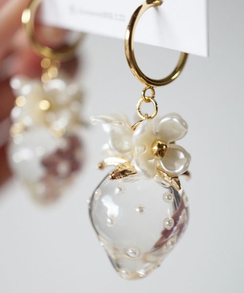 CERCA（チェルカ）の「jolie minette/いちごフラワー フープ イヤリング/サージカルステンレス316L（イヤリング・レディース・シルバー/ゴールド/ベージュ/ブラック/ブラウン・FREE）」の12枚目の写真