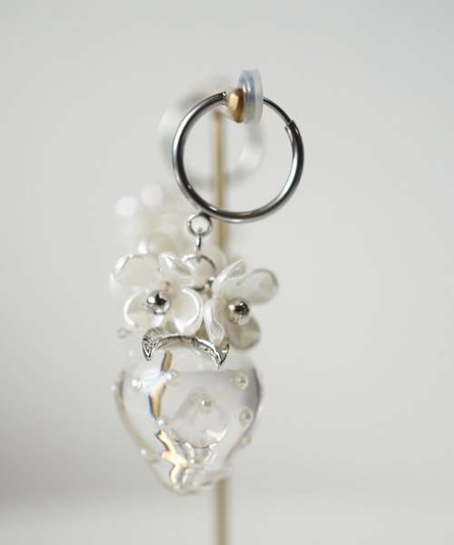 CERCA（チェルカ）の「jolie minette/いちごフラワー フープ イヤリング/サージカルステンレス316L（イヤリング・レディース・シルバー/ゴールド/ベージュ/ブラック/ブラウン・FREE）」の14枚目の写真