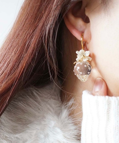 CERCA（チェルカ）の「jolie minette/いちごフラワー フープ イヤリング/サージカルステンレス316L（イヤリング・レディース・シルバー/ゴールド/ベージュ/ブラック/ブラウン・FREE）」の18枚目の写真