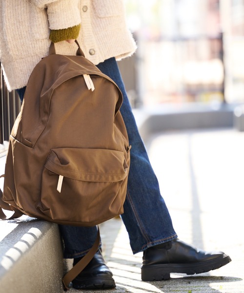 Actually（アクチュアリー）の「RE:PET UTILITY BACKPACK リュック（バックパック/リュック・レディース・ブラウン/ベージュ/ブラック・フリー）」の4枚目の写真