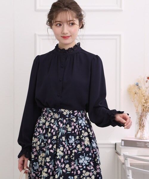 couture brooch(クチュールブローチ)の「◆【着映えデザイン!前後2WAY】エンブロレースブラウス(シャツ/ブラウス・レディース・アイボリー/ベビーピンク/ライトグレー/ネイビー・38/40/42)」の18枚目の写真