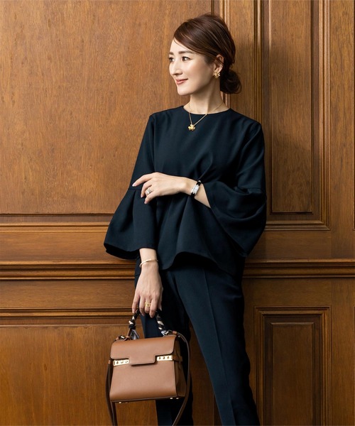 UR'S（ユアーズ）の「タックフレアスリーブトップス（Tシャツ/カットソー・レディース・グレイッシュベージュ/ブラック/ダークネイビー・S/M/L）」の10枚目の写真