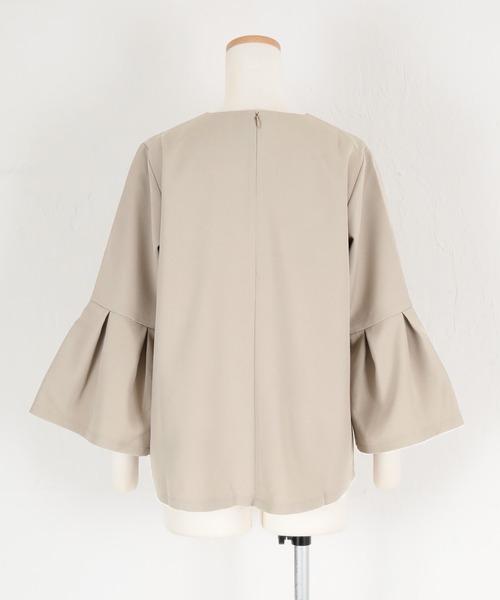 UR'S（ユアーズ）の「タックフレアスリーブトップス（Tシャツ/カットソー・レディース・グレイッシュベージュ/ブラック/ダークネイビー・S/M/L）」の13枚目の写真