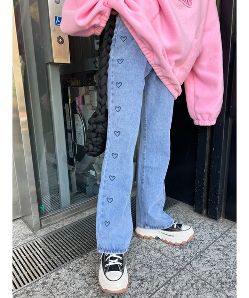 WC（ダブル シー）の「ハートライン刺繍デニムパンツ（デニムパンツ・レディース・ブルー・FREE）」の13枚目の写真