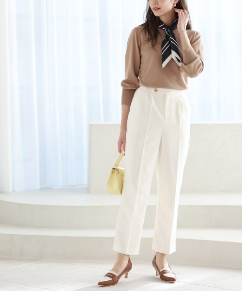 Pierrot（ピエロ）の「ボタンデザインタックパンツ（スラックス・レディース・ブラック/ブルー系その他/オフホワイト・M/L）」の5枚目の写真