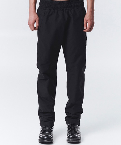 OY（オーワイ）の「『OY/オーワイ』BACK SLIT TRACK PANTS/バックスリットトラックパンツ（カーゴパンツ・メンズ・ブラック/ネイビー・M）」の2枚目の写真