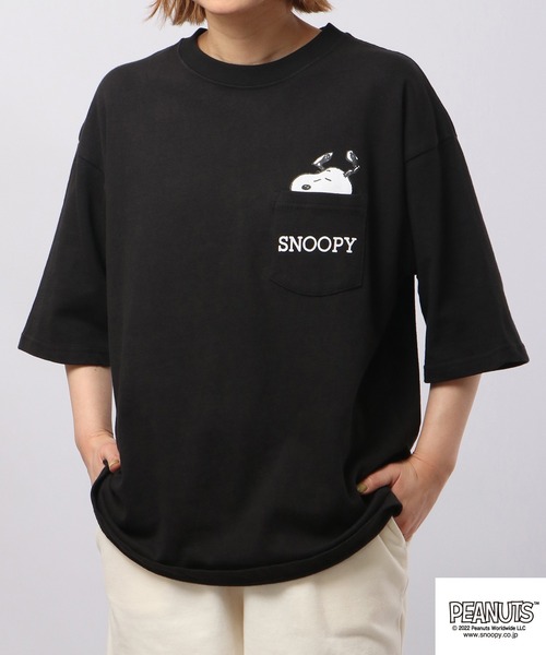 PEANUTS（ピーナッツ）の「PEANUTS スヌーピー ヘビーウェイト ドロップ ショルダー Tシャツ 半袖（Tシャツ/カットソー・レディース・ブルーグレー/ブルー系その他2/イエロー/ブラック/カーキ/ホワイト系その他2/ホワイト系その他4/ブラック系その他/ベージュ/ブルー系その他/チャコール/ホワイト系その他3/ホワイト系その他/ライトカーキ/レッド/ホワイト・S/M/L/LL）」の8枚目の写真