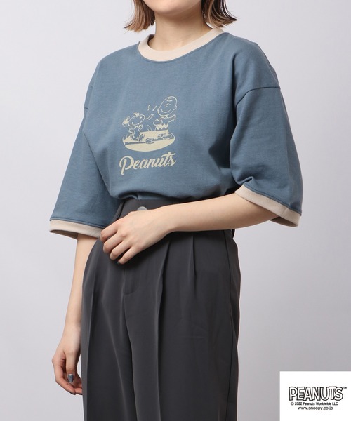 PEANUTS（ピーナッツ）の「PEANUTS スヌーピー ヘビーウェイト ドロップ ショルダー Tシャツ 半袖（Tシャツ/カットソー・レディース・ブルーグレー/ブルー系その他2/イエロー/ブラック/カーキ/ホワイト系その他2/ホワイト系その他4/ブラック系その他/ベージュ/ブルー系その他/チャコール/ホワイト系その他3/ホワイト系その他/ライトカーキ/レッド/ホワイト・S/M/L/LL）」の13枚目の写真