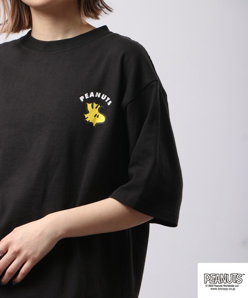 PEANUTS（ピーナッツ）の「PEANUTS スヌーピー ヘビーウェイト ドロップ ショルダー Tシャツ 半袖（Tシャツ/カットソー・レディース・ブルーグレー/ブルー系その他2/イエロー/ブラック/カーキ/ホワイト系その他2/ホワイト系その他4/ブラック系その他/ベージュ/ブルー系その他/チャコール/ホワイト系その他3/ホワイト系その他/ライトカーキ/レッド/ホワイト・S/M/L/LL）」の21枚目の写真