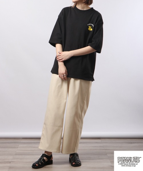 PEANUTS（ピーナッツ）の「PEANUTS スヌーピー ヘビーウェイト ドロップ ショルダー Tシャツ 半袖（Tシャツ/カットソー・レディース・ブルーグレー/ブルー系その他2/イエロー/ブラック/カーキ/ホワイト系その他2/ホワイト系その他4/ブラック系その他/ベージュ/ブルー系その他/チャコール/ホワイト系その他3/ホワイト系その他/ライトカーキ/レッド/ホワイト・S/M/L/LL）」の20枚目の写真