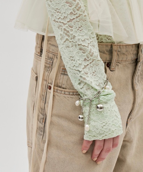 igi(イジ)の「drop charm bracelet/ドロップチャームブレスレット(ブレスレット・レディース・シルバー/ホワイト・FREE)」の4枚目の写真