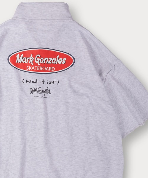 (What it isNt)ART BY MARKGONZALES(ワットイットイズント)の「【(What it isNt) ART BY MARK GONZALES/ワットイズイズント マークゴンザレス】オーバルロゴハーフジップTシャツ/バックプリント/ワンポイント/ビッグシルエット(Tシャツ/カットソー・メンズ・イエロー/ホワイト/ブラック/グレー・M/XL/L)」の19枚目の写真