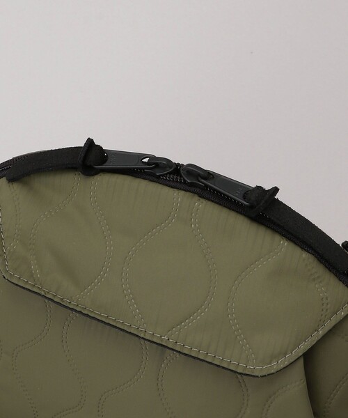 FREAK'S STORE(フリークスストア)の「GREGORY × FREAK'S STORE/グレゴリー 別注TOASTY QUILT/別注トースティーキルトショルダーバッグ(ショルダーバッグ・レディース・ブラック/オリーブ・ONE SIZE)」の14枚目の写真