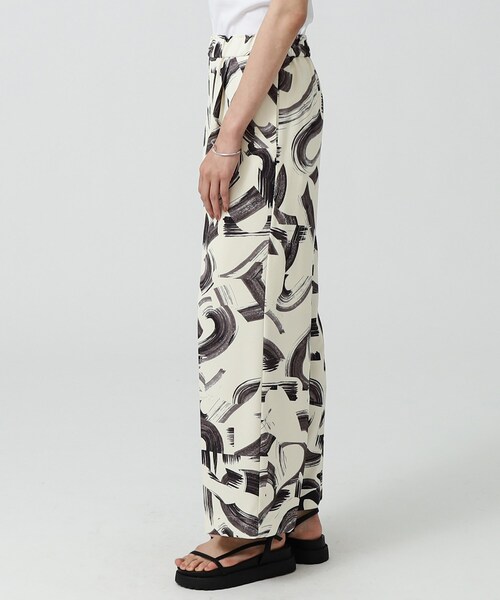 GALLEST(ギャレスト)の「ペンシルアートイージーパンツ【ウォッシャブル】(その他パンツ・レディース・ホワイト系3/ブラック系・36/38/40)」の9枚目の写真