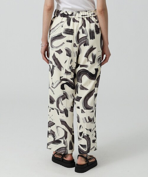 GALLEST(ギャレスト)の「ペンシルアートイージーパンツ【ウォッシャブル】(その他パンツ・レディース・ホワイト系3/ブラック系・36/38/40)」の11枚目の写真