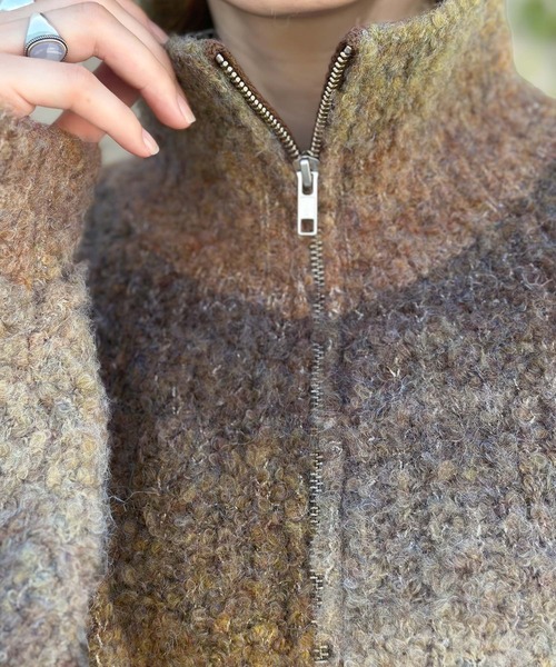 Java(ジャバ)の「《JaVaジャバ コラボ》一点投入で着映えが叶う。グラデーションハーフジップニット(ニット/セーター・レディース・ブラック/ブラウン/パープル/イエロー/ブルー・LARGE/MEDIUM/SMALL/X-LARGE)」の21枚目の写真