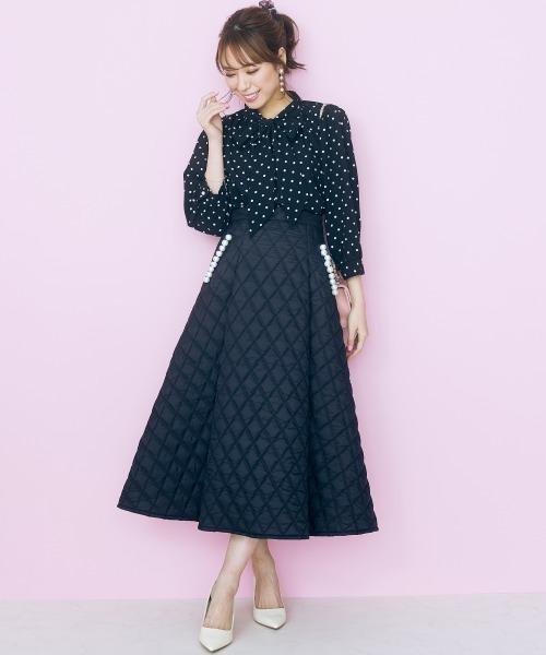 marun(マルン)の「<大きいサイズ> ボータイドットブラウス marun(シャツ/ブラウス・レディース・オフホワイト/ブラック・5L/3L/L/4L/LL)」の7枚目の写真