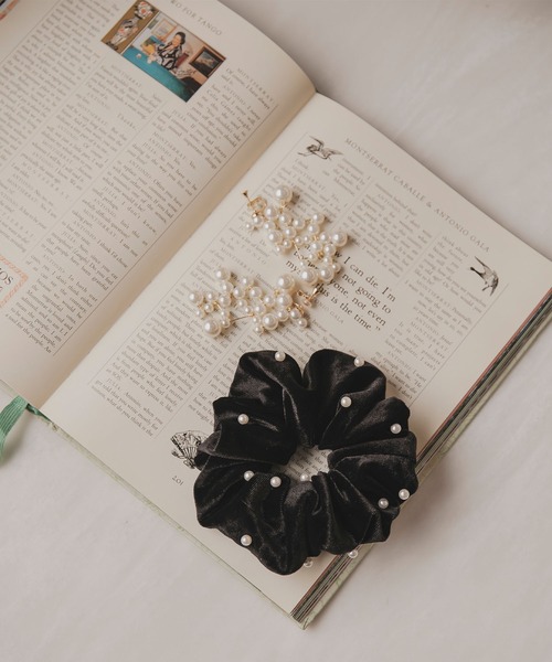 BONLECILL noir（ボンルシールノワール）の「【BONLECILL noir】パールベロアシュシュ（シュシュ・レディース・ブラック・FREE）」の9枚目の写真