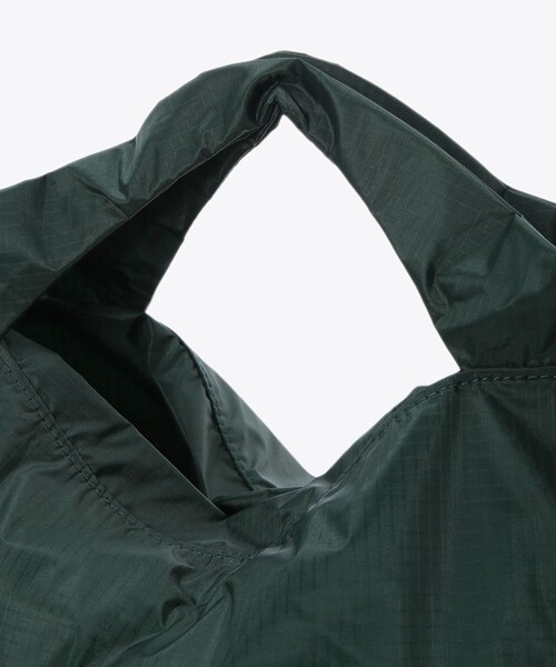 Columbia(コロンビア)の「コズミックロックパッカブルトートM(トートバッグ・メンズ・エンジ/ブラック/グリーン・ONE SIZE)」の21枚目の写真