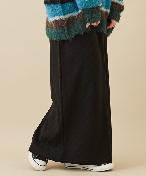 CUBE SUGAR(キューブシュガー)の「ブロック柄ニットソーナロースカート(スカート・レディース・ブラウン/ブルー/ブラック/パープル・M)」の2枚目の写真