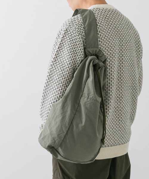 URBAN RESEARCH DOORS（アーバンリサーチドアーズ）の「ドロストリングワンショルダー（ショルダーバッグ・メンズ・オフホワイト/グレー系その他/ブラック・-）」の13枚目の写真