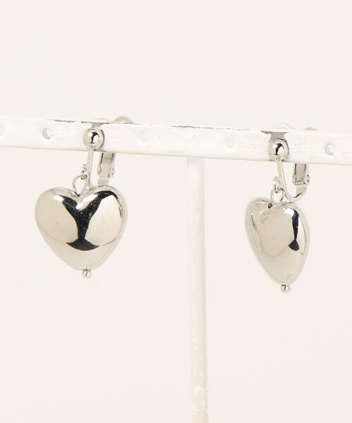 CHACO （FLOWER ACCESSORY）（チャコ）の「CHACO/ Plump heart earrings ( GD/SV )（イヤリング・レディース・ゴールド/シルバー・FREE）」の5枚目の写真