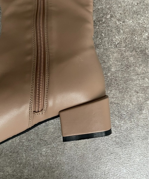 Thevon（ゼボン）の「ストレッチロングブーツ（ブーツ・レディース・ブラック/グレイッシュベージュ・L/M/S）」の17枚目の写真