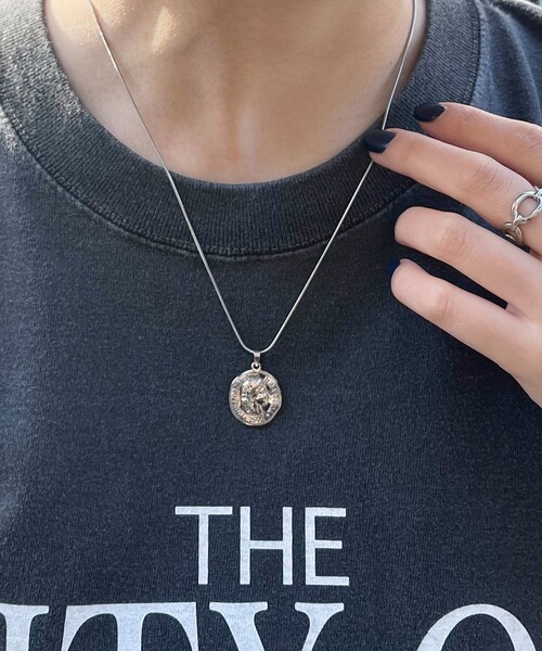 fredy emue（フレディエミュ）の「ステンレスコインネックレス（ネックレス・レディース・シルバー/ゴールド・FREE）」の2枚目の写真
