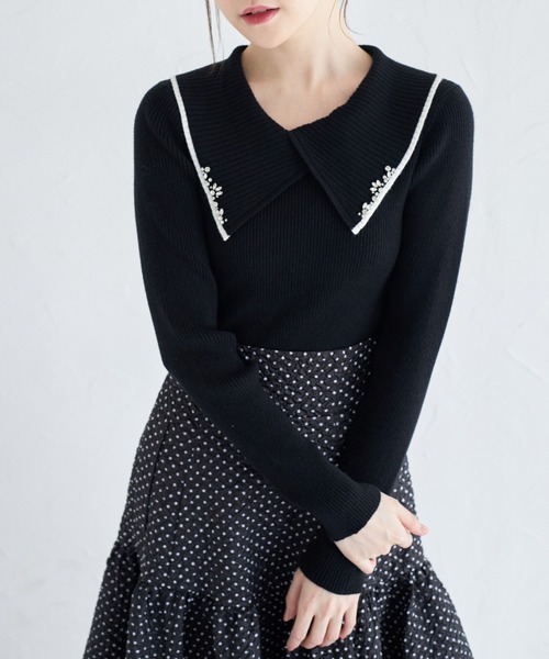 tocco closet（トッコ　クローゼット）の「パールビジュー付き配色ライン入りビックカラーリブニットプルオーバー（ニット/セーター・レディース・オフホワイト/ブラック・M）」の2枚目の写真