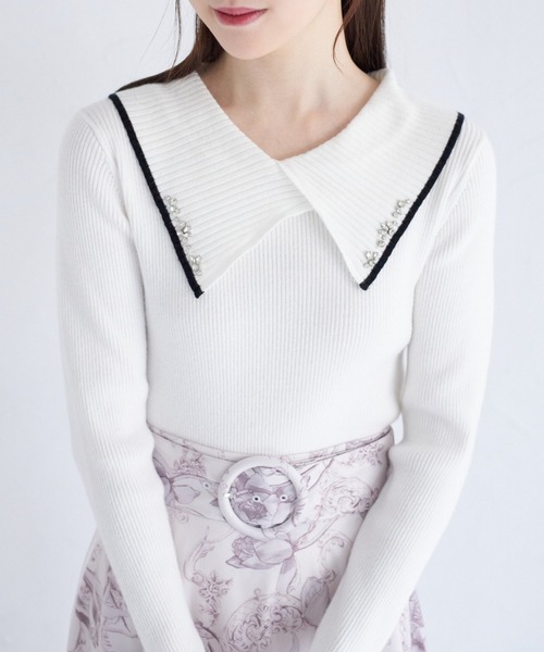 tocco closet（トッコ　クローゼット）の「パールビジュー付き配色ライン入りビックカラーリブニットプルオーバー（ニット/セーター・レディース・オフホワイト/ブラック・M）」の3枚目の写真