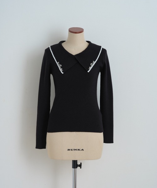 tocco closet（トッコ　クローゼット）の「パールビジュー付き配色ライン入りビックカラーリブニットプルオーバー（ニット/セーター・レディース・オフホワイト/ブラック・M）」の14枚目の写真