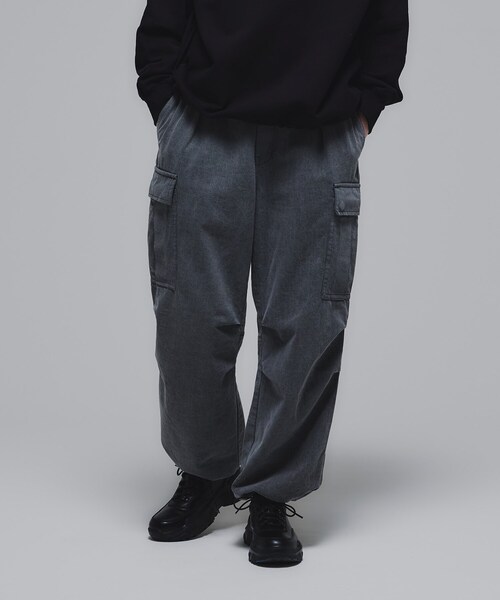 tk.TAKEO KIKUCHI(ティーケータケオキクチ)の「◆デニムカーゴパンツ(カーゴパンツ・メンズ・ライトブルー/チャコールグレー/オフホワイト・01/02/03)」の1枚目の写真