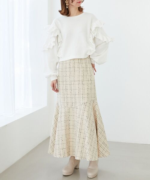 MAJESTIC LEGON(マジェスティックレゴン)の「フェミニンフリルスウェット(スウェット・レディース・ブラック/ピンクベージュ/オフホワイト・MEDIUM)」の11枚目の写真