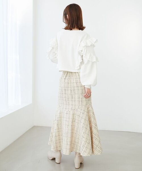 MAJESTIC LEGON(マジェスティックレゴン)の「フェミニンフリルスウェット(スウェット・レディース・ブラック/ピンクベージュ/オフホワイト・MEDIUM)」の14枚目の写真