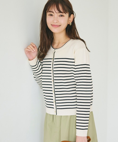 coca(coca)(コカ)の「金釦ボーダークルーネックカーディガン(カーディガン/ボレロ・レディース・ホワイト/ネイビー・L/M)」の1枚目の写真