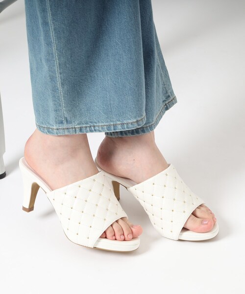 ESPERANZA(エスペランサ)の「キルティングミュールサンダル 24SS(サンダル・レディース・ベージュ/ブラック/アイボリー・S/M/L/LL)」の6枚目の写真