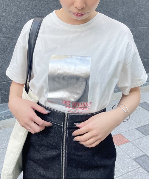 Meli rich（メリーリッチ）の「箔ロゴプリントオーバーサイズT（Tシャツ/カットソー・レディース・ホワイト×シルバー/ホワイト×ゴールド・FREE）」の9枚目の写真