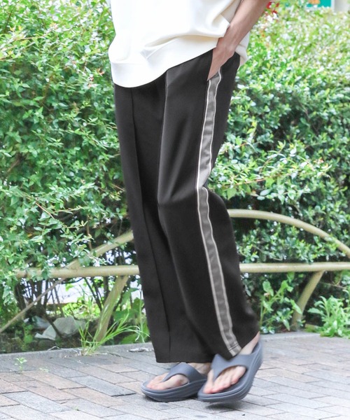 niko and...(ニコアンド)の「カットツイルトラックパンツ(その他パンツ・メンズ・グリーン/ブラック/モカ・MEDIUM/LARGE)」の1枚目の写真