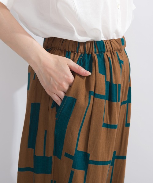 PICCIN（ピッチン）の「【WEB限定】フレックススラブ幾何学プリントイージーパンツ（その他パンツ・レディース・ネイビー/ブラウン/ブラック・M）」の20枚目の写真