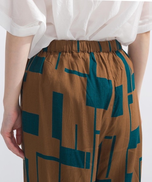 PICCIN（ピッチン）の「【WEB限定】フレックススラブ幾何学プリントイージーパンツ（その他パンツ・レディース・ネイビー/ブラウン/ブラック・M）」の19枚目の写真