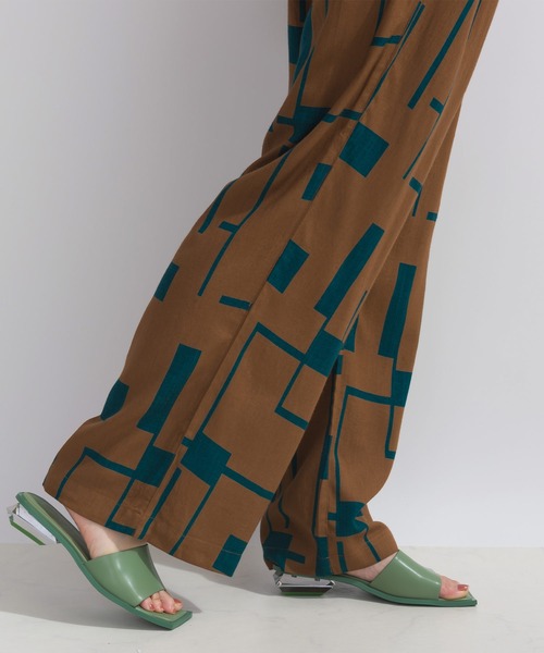 PICCIN（ピッチン）の「【WEB限定】フレックススラブ幾何学プリントイージーパンツ（その他パンツ・レディース・ネイビー/ブラウン/ブラック・M）」の21枚目の写真