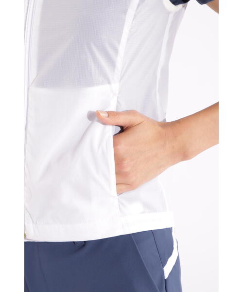 New Balance Golf(ニューバランスゴルフ)の「【new balance golf】撥水 ダイヤ柄 シアーリップ フルジップ フーディー ベスト (WOMENS WORLD)(ベスト・レディース・ホワイト/ダークインディゴブルー・MEDIUM/LARGE/SMALL)」の3枚目の写真