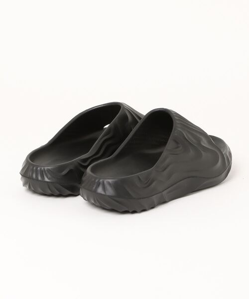 SPINNS（スピンズ）の「EVA素材 泥デザインスポーツサンダル（サンダル・メンズ・ブラック・26/27）」の2枚目の写真