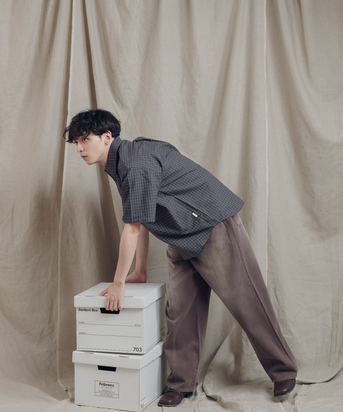 MUHET(ミュエータ)の「アソートレギュラーカラーシャツ(シャツ/ブラウス・レディース・カーキ/チャコールグレー/ブルー/オフホワイト・X-LARGE/MEDIUM)」の16枚目の写真