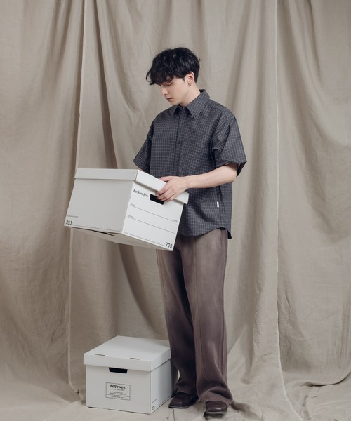 MUHET(ミュエータ)の「アソートレギュラーカラーシャツ(シャツ/ブラウス・レディース・カーキ/チャコールグレー/ブルー/オフホワイト・X-LARGE/MEDIUM)」の15枚目の写真