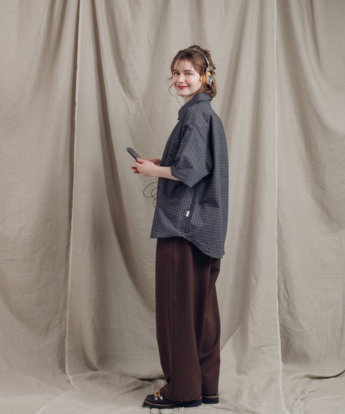 MUHET(ミュエータ)の「アソートレギュラーカラーシャツ(シャツ/ブラウス・レディース・カーキ/チャコールグレー/ブルー/オフホワイト・X-LARGE/MEDIUM)」の10枚目の写真