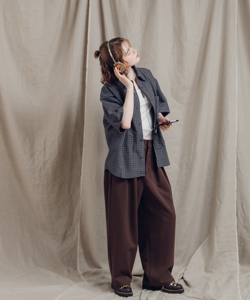 MUHET(ミュエータ)の「アソートレギュラーカラーシャツ(シャツ/ブラウス・レディース・カーキ/チャコールグレー/ブルー/オフホワイト・X-LARGE/MEDIUM)」の9枚目の写真