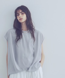leyered neck balloon hem pull(レイヤードネックバルーンヘムブラウス)