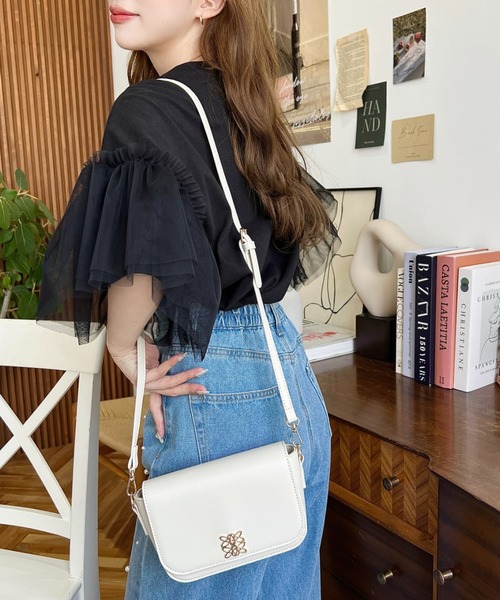 moment+(モーメントプラス)の「フロントモチーフフラップショルダーバッグ(ショルダーバッグ・レディース・アイボリー/ブラウン/ブラック・FREE)」の10枚目の写真